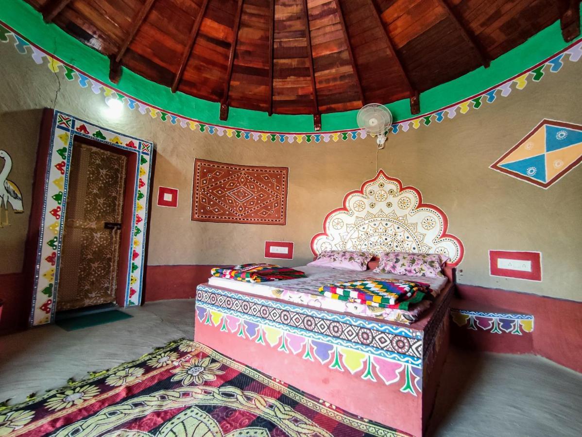 Royal King Otel Dhordo Dış mekan fotoğraf