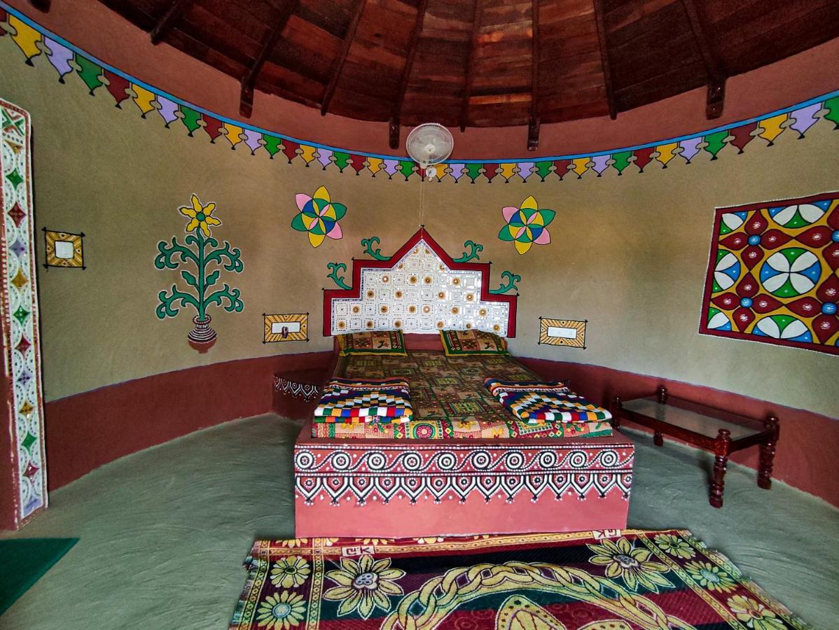 Royal King Otel Dhordo Dış mekan fotoğraf